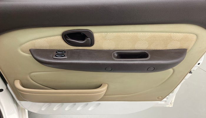 2012 Hyundai Santro Xing GL PLUS, Petrol, Manual, 43,967 km, Driver Side Door Panels Control