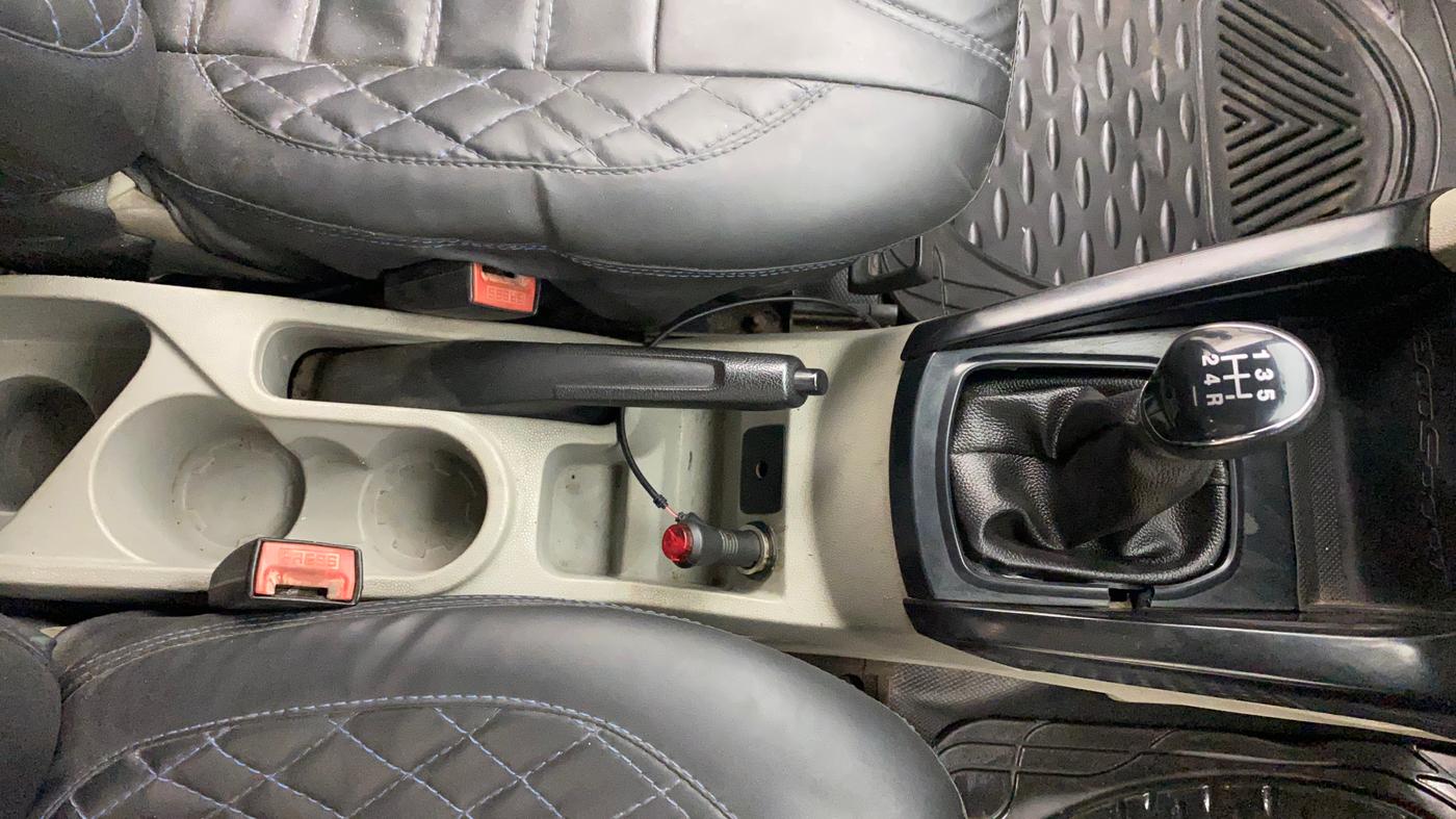 2014 Ford Ecosport AMBIENTE 1.5L DIESEL, Diesel, Manual, 1,08,854 km, Gear Lever