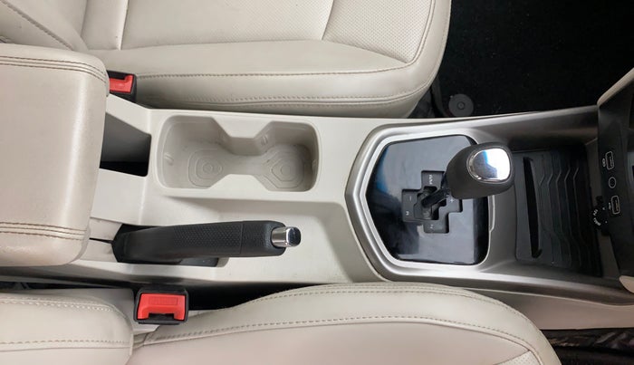 2023 Mahindra XUV300 W8 (O) 1.5 DIESEL AMT, Diesel, Automatic, 63,752 km, Gear Lever