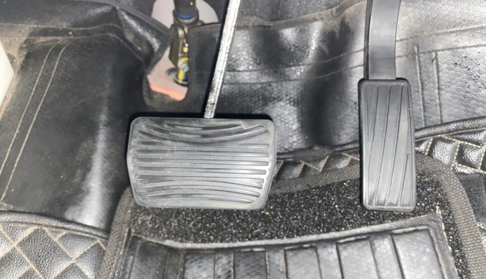 2023 Mahindra XUV300 W8 (O) 1.5 DIESEL AMT, Diesel, Automatic, 63,752 km, Pedals