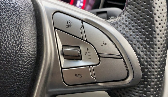 2023 Mahindra XUV300 W8 (O) 1.5 DIESEL AMT, Diesel, Automatic, 63,752 km, Adaptive Cruise Control