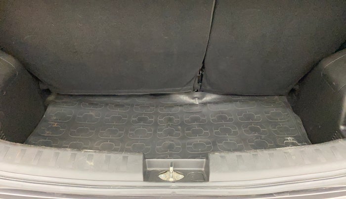 2017 Maruti Swift ZXI, Petrol, Manual, 40,811 km, Boot Inside