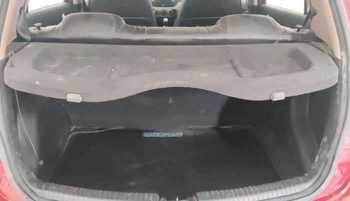 2016 Hyundai Grand i10 SPORTZ 1.2 KAPPA VTVT, Petrol, Manual, 48,799 km, Boot Inside