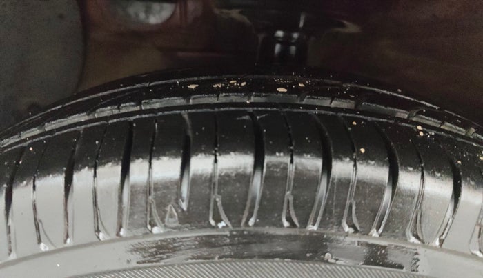 2016 Hyundai Grand i10 SPORTZ 1.2 KAPPA VTVT, Petrol, Manual, 48,799 km, Left Front Tyre Tread