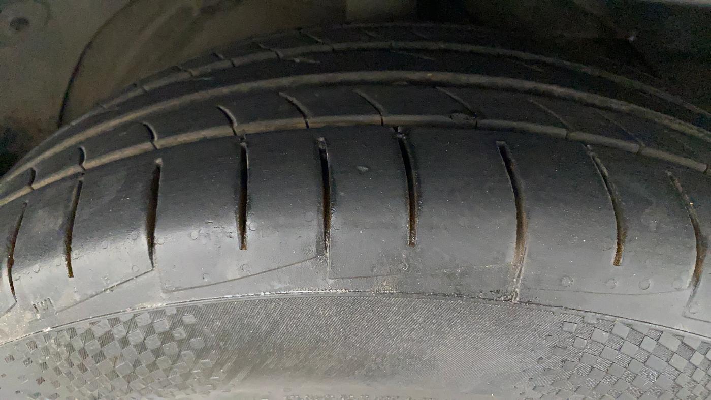 2020 MG HECTOR SHARP 1.5 DCT PETROL, Petrol, Automatic, 20,025 km, Right Front Tyre Tread