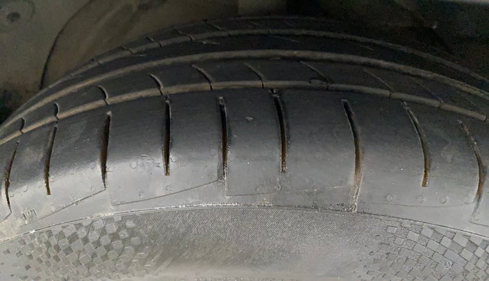 2020 MG HECTOR SHARP 1.5 DCT PETROL, Petrol, Automatic, 20,025 km, Right Front Tyre Tread