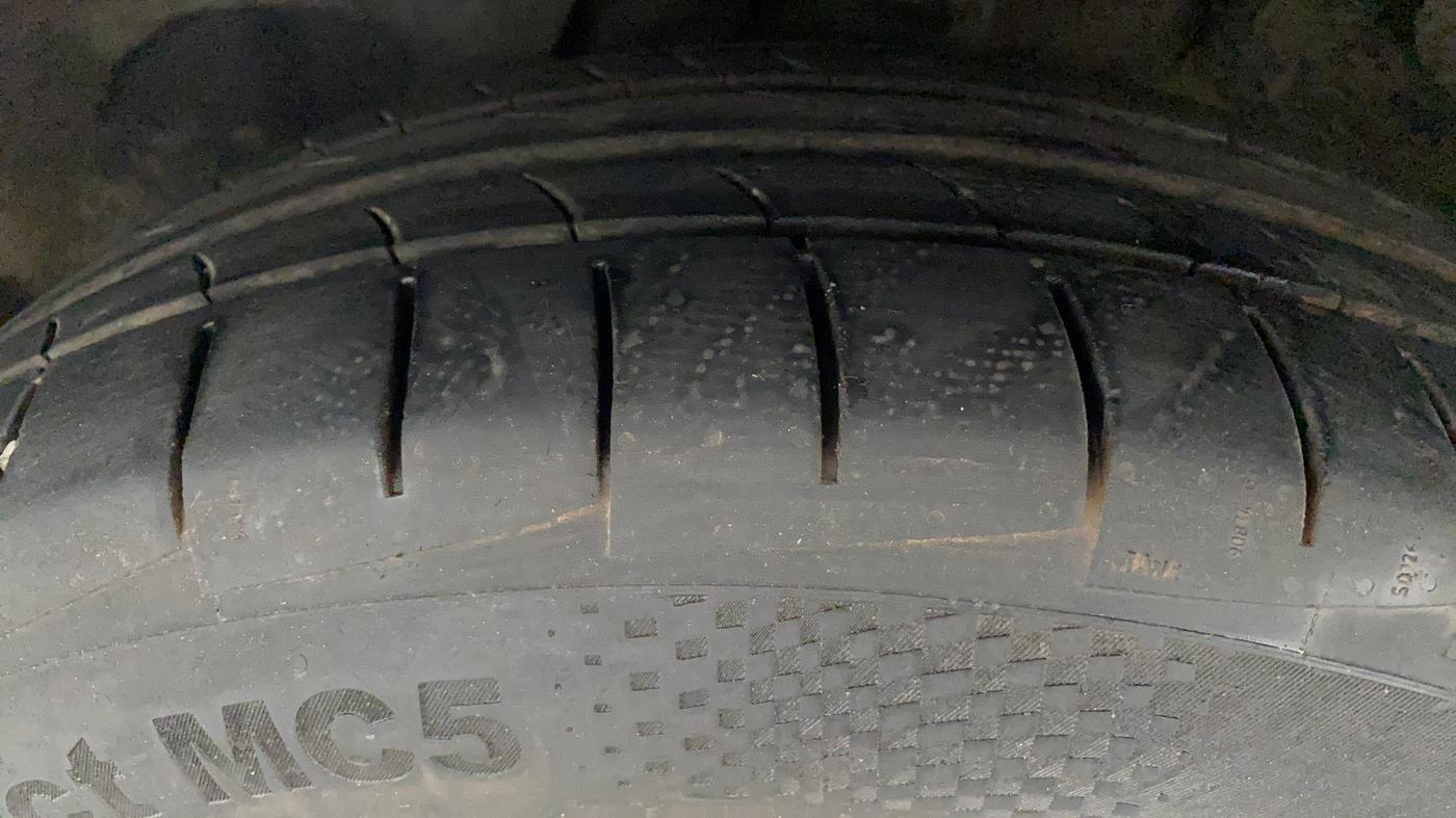 2020 MG HECTOR SHARP 1.5 DCT PETROL, Petrol, Automatic, 20,025 km, Left Front Tyre Tread