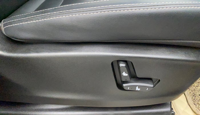 2020 MG HECTOR SHARP 1.5 DCT PETROL, Petrol, Automatic, 20,025 km, Driver Side Adjustment Panel