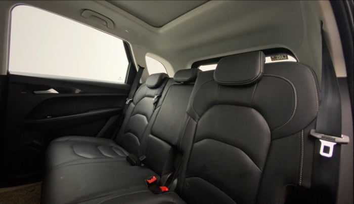 2020 MG HECTOR SHARP 1.5 DCT PETROL, Petrol, Automatic, 20,025 km, Right Side Rear Door Cabin