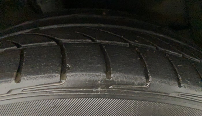 2016 Toyota Corolla Altis VL CVT PETROL, Petrol, Automatic, 22,906 km, Left Front Tyre Tread