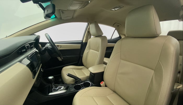 2016 Toyota Corolla Altis VL CVT PETROL, Petrol, Automatic, 22,906 km, Right Side Front Door Cabin