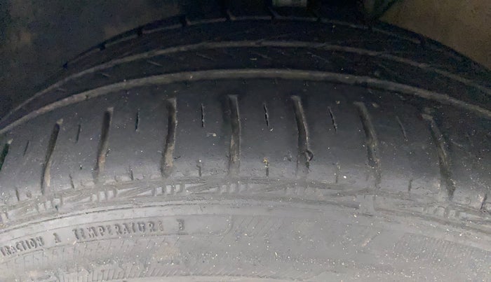 2017 Skoda Rapid 1.5 TDI CR ACTIVE, Diesel, Manual, 70,084 km, Left Front Tyre Tread