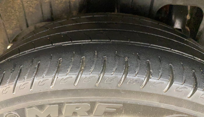 2019 Mahindra XUV300 W8 (O) 1.5 DIESEL, Diesel, Manual, 39,068 km, Right Rear Tyre Tread