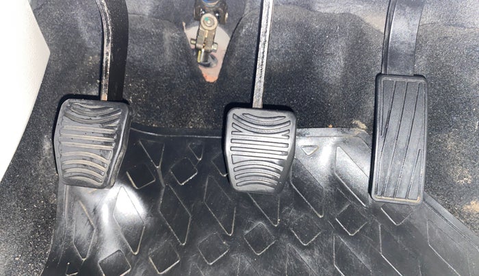 2019 Mahindra XUV300 W8 (O) 1.5 DIESEL, Diesel, Manual, 39,068 km, Pedals