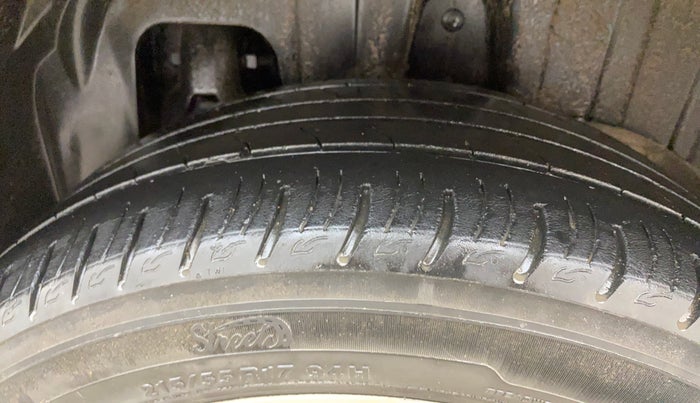 2019 Mahindra XUV300 W8 (O) 1.5 DIESEL, Diesel, Manual, 39,068 km, Left Rear Tyre Tread