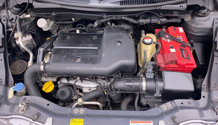 2013 Maruti Swift ZDI, Diesel, Manual, 1,00,063 km, Open Bonet