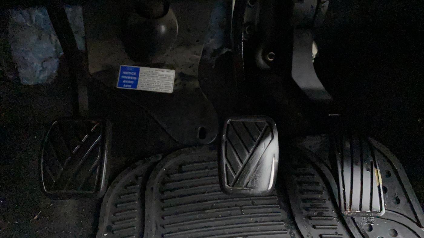 2013 Maruti Swift ZDI, Diesel, Manual, 1,00,063 km, Pedals
