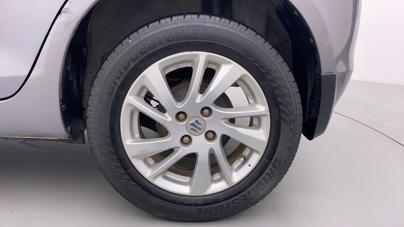 2013 Maruti Swift ZDI, Diesel, Manual, 1,00,063 km, Left Rear Wheel