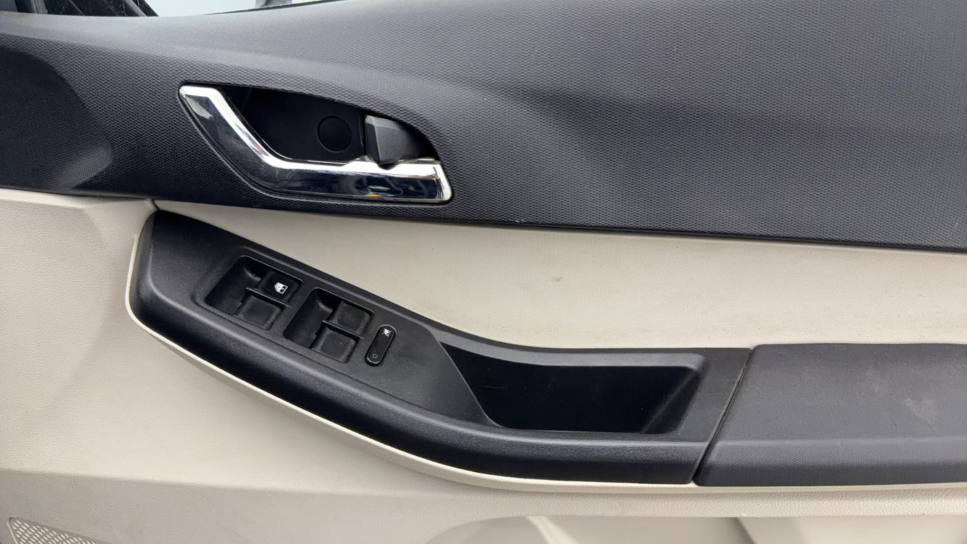 2023 Tata Tiago XZ PLUS CNG, CNG, Manual, 40,685 km, Driver Side Door Panels Control