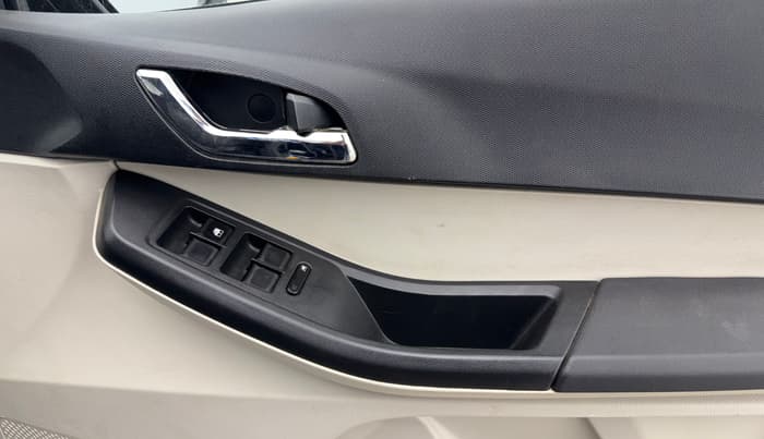 2023 Tata Tiago XZ PLUS CNG, CNG, Manual, 40,685 km, Driver Side Door Panels Control