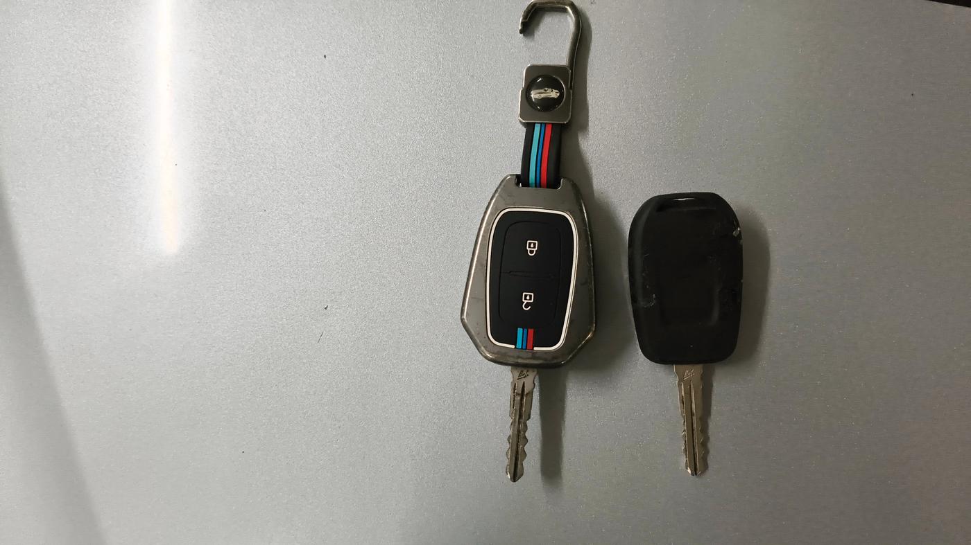 2021 Renault TRIBER RXL MT, Petrol, Manual, 33,337 km, Key Close Up