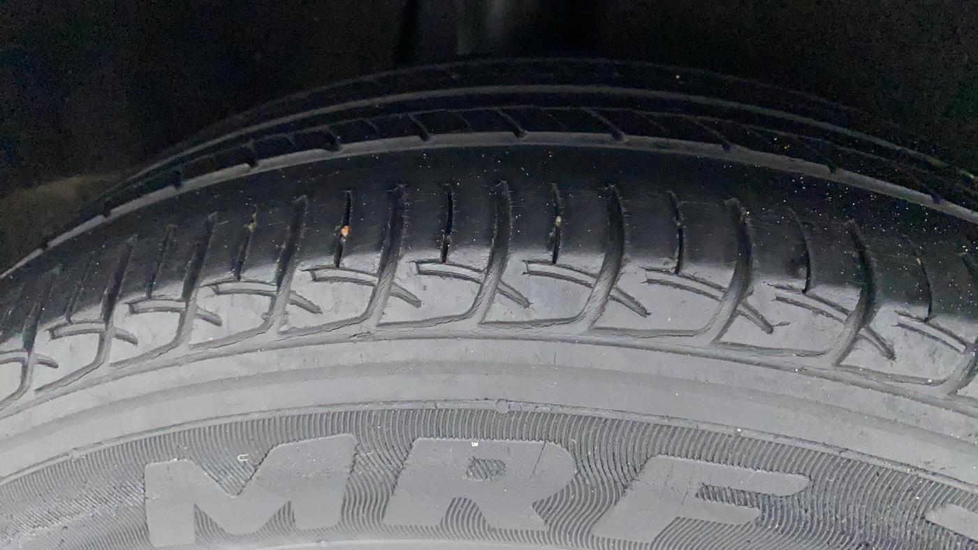 2016 Maruti Baleno DELTA PETROL 1.2, Petrol, Manual, 40,557 km, Right Rear Tyre Tread