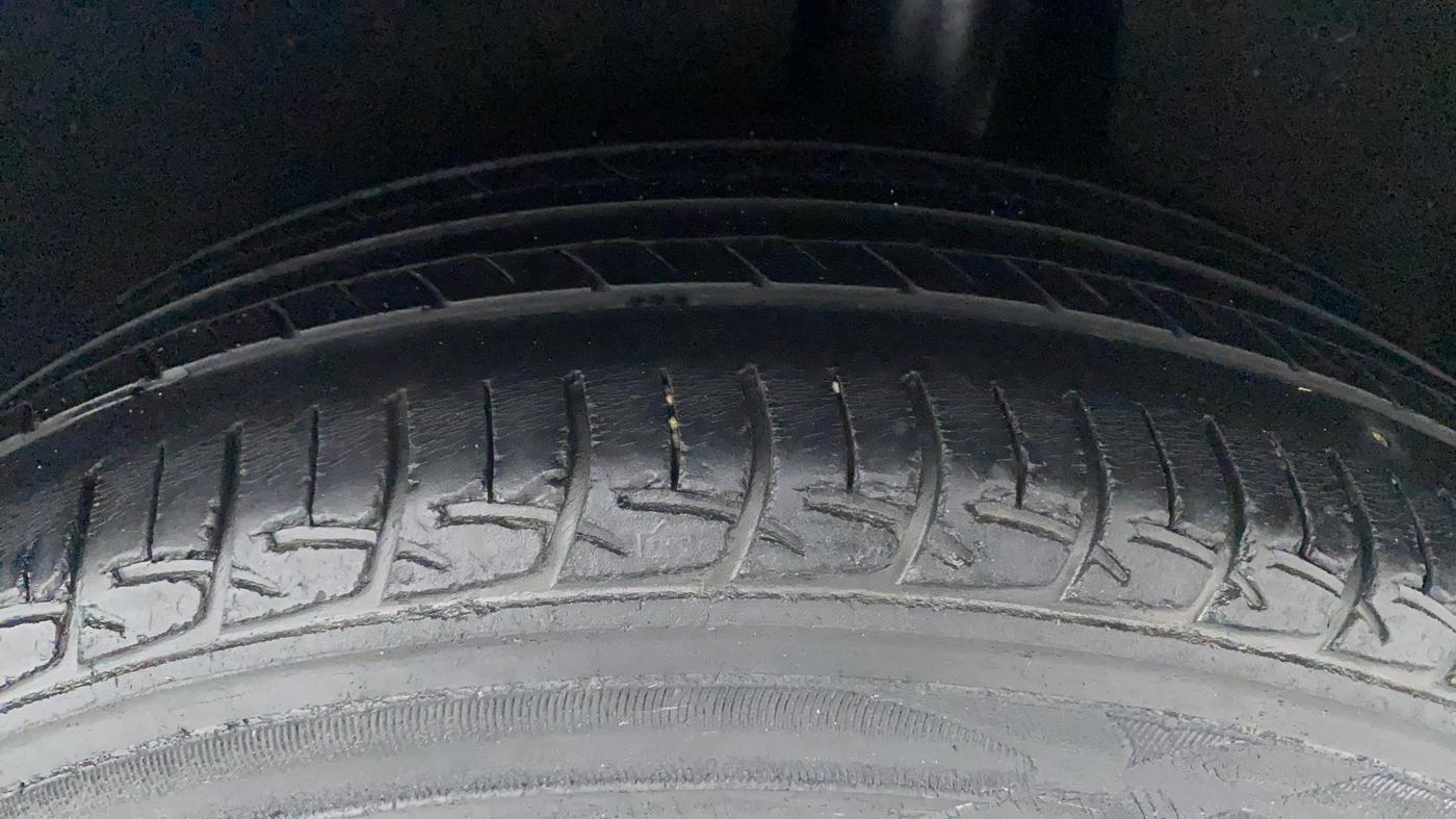 2016 Maruti Baleno DELTA PETROL 1.2, Petrol, Manual, 40,557 km, Left Rear Tyre Tread
