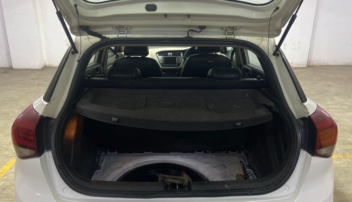 2018 Hyundai Elite i20 ASTA 1.4 CRDI (O), Diesel, Manual, 82,196 km, Boot Inside