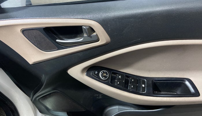 2018 Hyundai Elite i20 ASTA 1.4 CRDI (O), Diesel, Manual, 82,196 km, Driver Side Door Panels Control