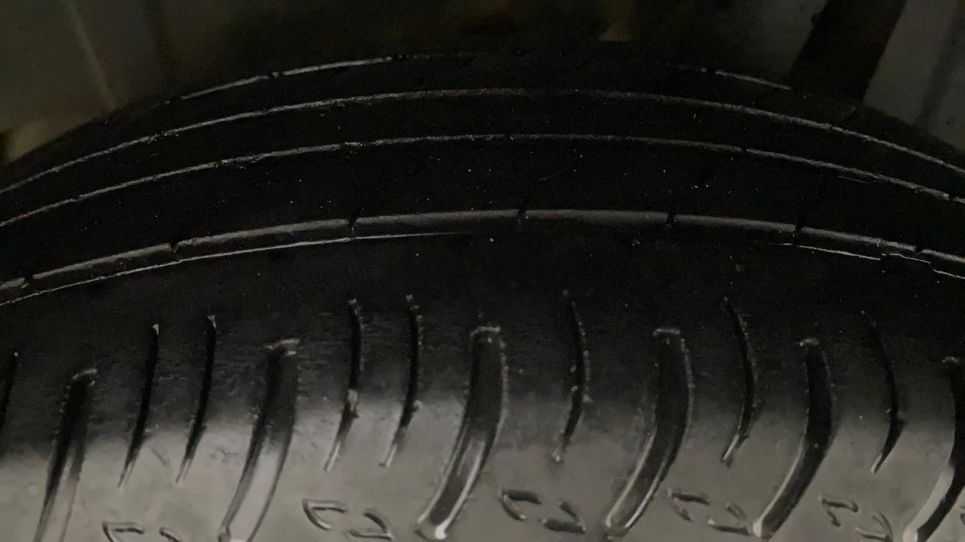 2022 Maruti XL6 ALPHA PLUS AT, Petrol, Automatic, 60,966 km, Left Rear Tyre Tread