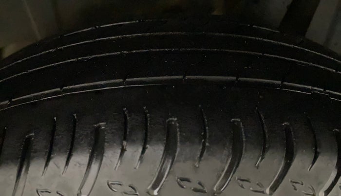 2022 Maruti XL6 ALPHA PLUS AT, Petrol, Automatic, 60,966 km, Left Rear Tyre Tread