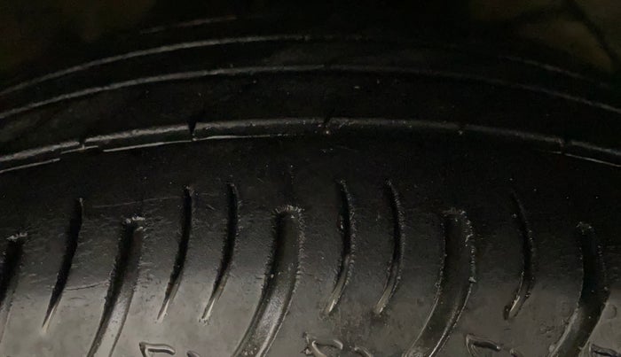 2022 Maruti XL6 ALPHA PLUS AT, Petrol, Automatic, 60,966 km, Right Front Tyre Tread