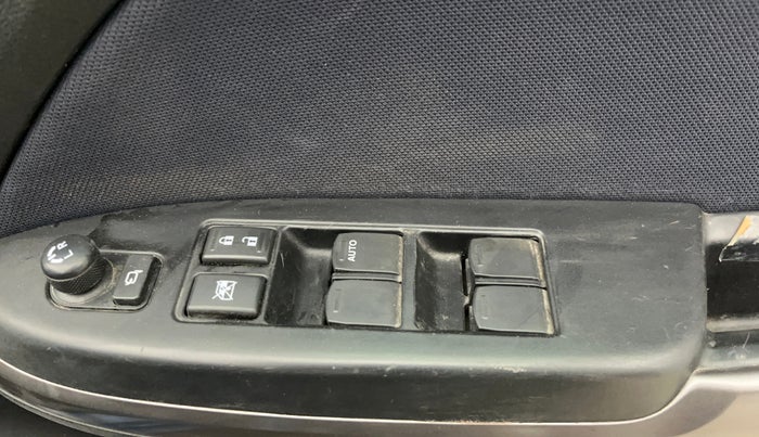 2019 Maruti Baleno ALPHA PETROL 1.2, Petrol, Manual, 38,633 km, Driver Side Door Panels Control