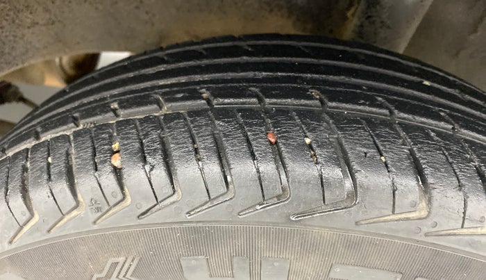 2016 Renault Kwid RXL, Petrol, Manual, 41,759 km, Left Rear Tyre Tread