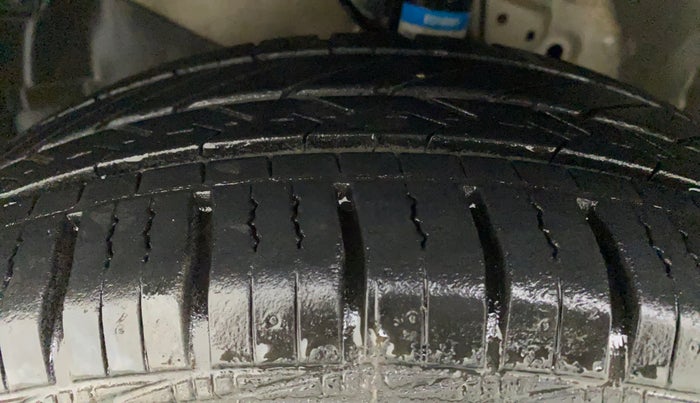 2013 Honda Amaze 1.2L I-VTEC S, Petrol, Manual, 42,649 km, Left Front Tyre Tread
