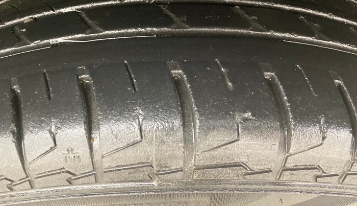 2020 Hyundai VENUE S 1.2, Petrol, Manual, 96,870 km, Right Front Tyre Tread