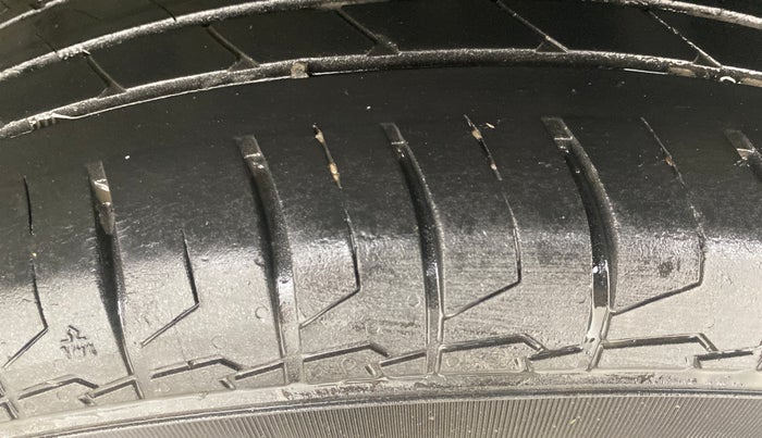 2020 Hyundai VENUE S 1.2, Petrol, Manual, 96,870 km, Left Rear Tyre Tread