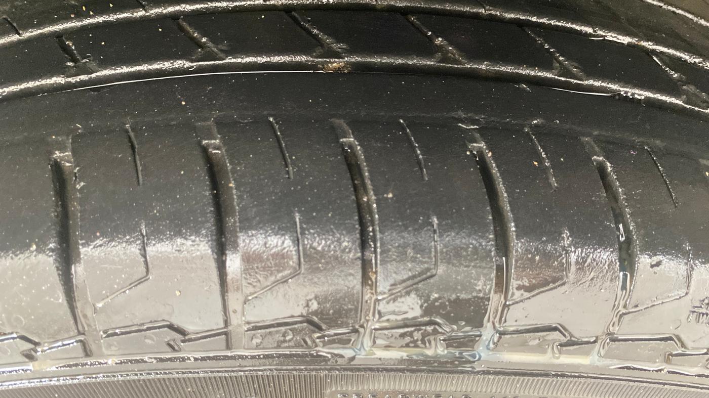 2020 Hyundai VENUE S 1.2, Petrol, Manual, 96,881 km, Left Front Tyre Tread