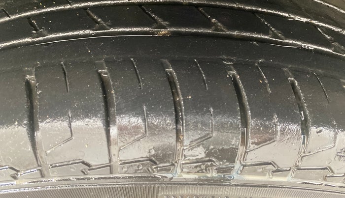 2020 Hyundai VENUE S 1.2, Petrol, Manual, 96,870 km, Left Front Tyre Tread