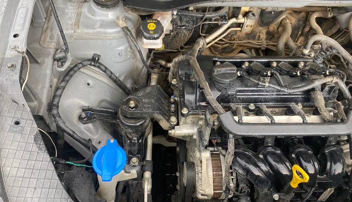 2020 Hyundai VENUE S 1.2, Petrol, Manual, 96,870 km, Engine View - Right