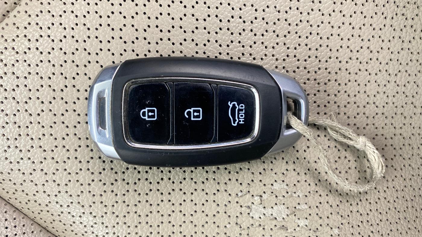 2019 Hyundai Verna 1.6 SX (O) CRDI MT, Diesel, Manual, 1,43,547 km, Key Close Up