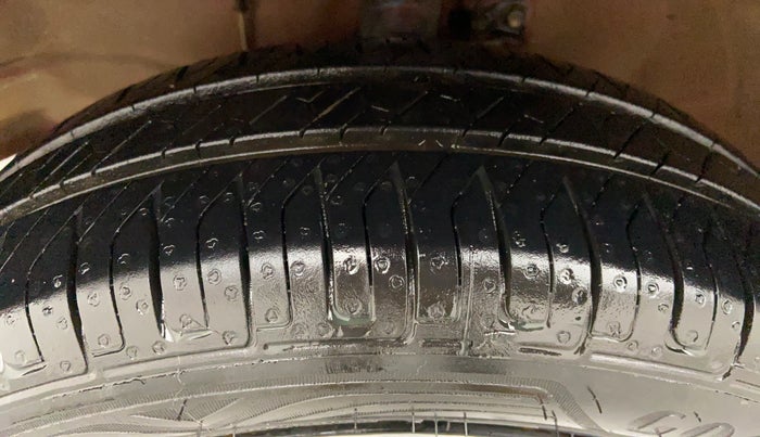 2016 Maruti Wagon R 1.0 VXI OPT, Petrol, Manual, 96,273 km, Left Front Tyre Tread