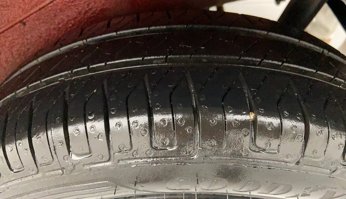 2016 Maruti Wagon R 1.0 VXI OPT, Petrol, Manual, 96,273 km, Left Rear Tyre Tread