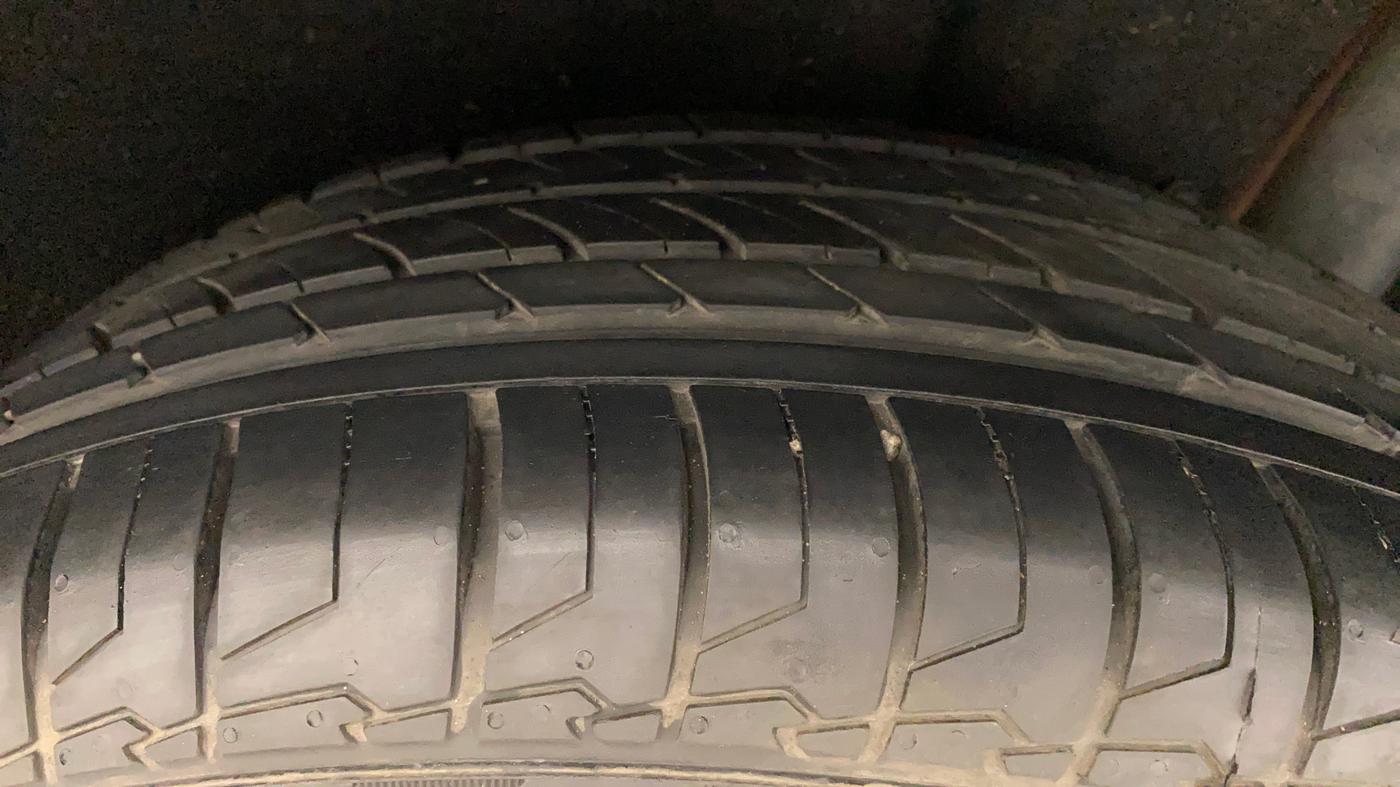 2017 Maruti Vitara Brezza ZDI, Diesel, Manual, 54,363 km, Left Rear Tyre Tread