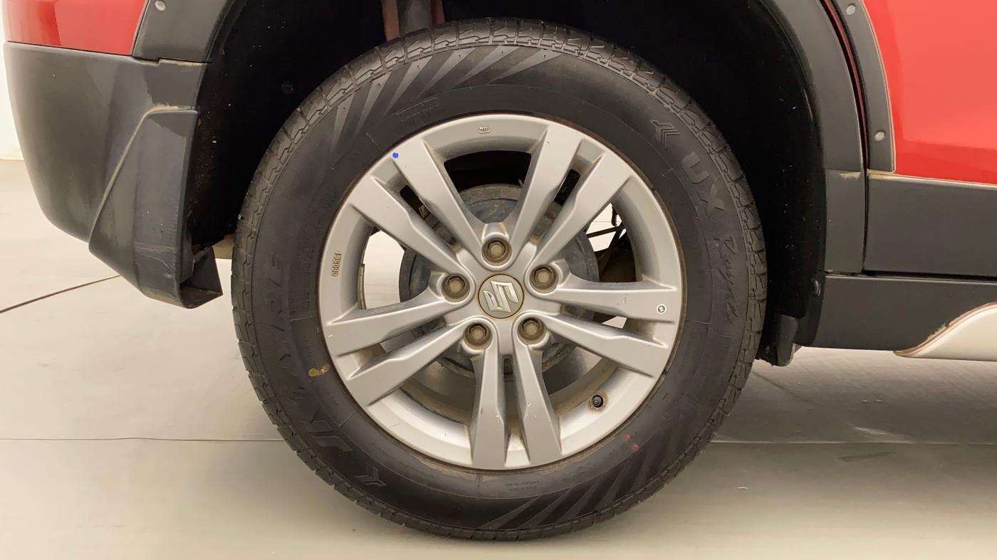 2017 Maruti Vitara Brezza ZDI, Diesel, Manual, 54,363 km, Right Rear Wheel