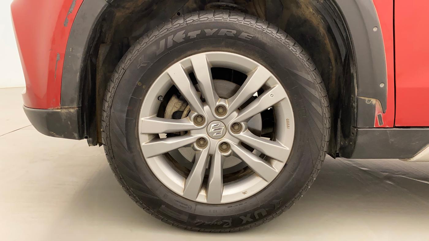 2017 Maruti Vitara Brezza ZDI, Diesel, Manual, 54,363 km, Left Front Wheel