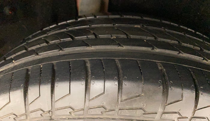 2017 Maruti Vitara Brezza ZDI, Diesel, Manual, 54,363 km, Right Rear Tyre Tread