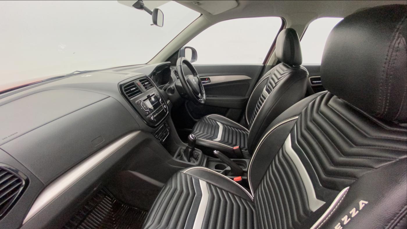 2017 Maruti Vitara Brezza ZDI, Diesel, Manual, 54,363 km, Right Side Front Door Cabin