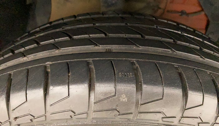 2017 Maruti Vitara Brezza ZDI, Diesel, Manual, 54,363 km, Right Front Tyre Tread