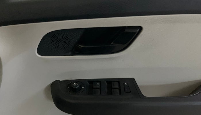 2023 Tata ALTROZ XM PLUS SUNROOF CNG, CNG, Manual, 18,306 km, Driver Side Door Panels Control